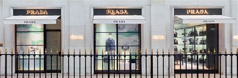 prada paris avenue montaigne donna